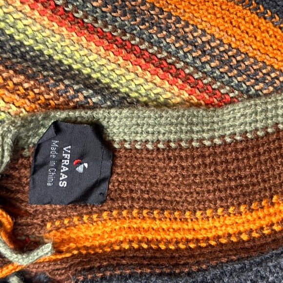 Very soft and warm scarf knitted - Picture 3 of 4